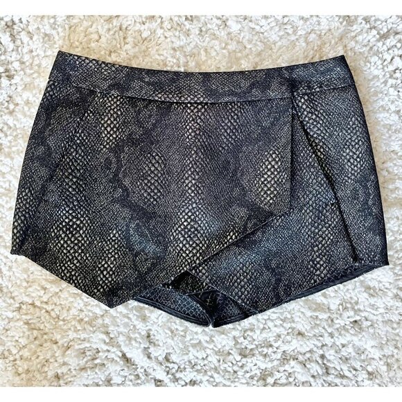 Express Metallic Snakeskin Print Black Skort Size 0 - Picture 1 of 4